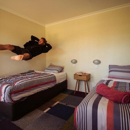 Jump Inn Alice Budget Accommodation Alice Springs Buitenkant foto