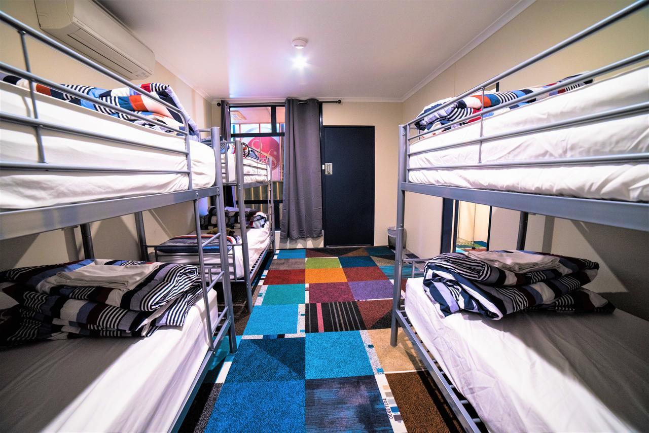 Jump Inn Alice Budget Accommodation Alice Springs Buitenkant foto