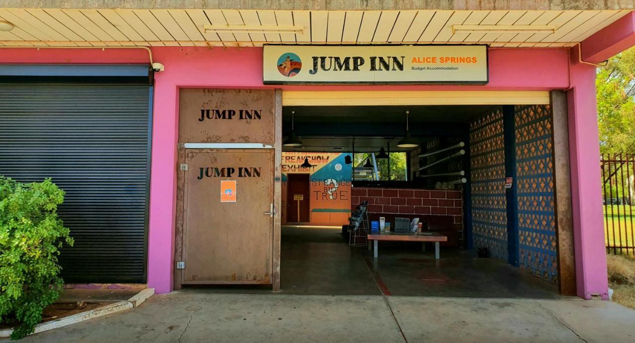 Jump Inn Alice Budget Accommodation Alice Springs Buitenkant foto